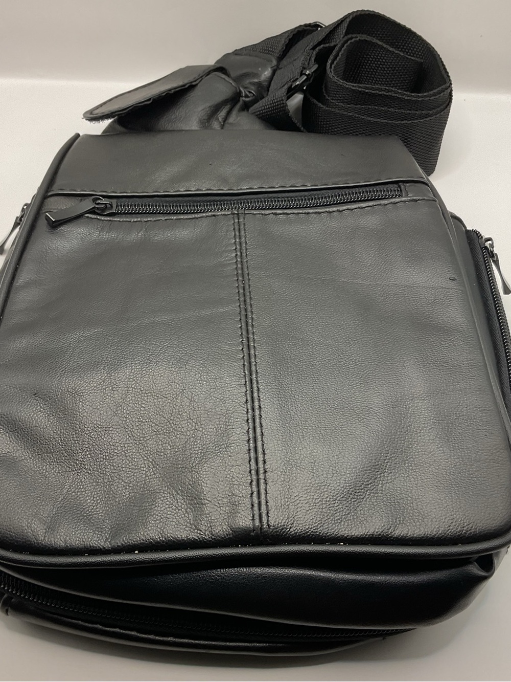 Buxtonโ Black Genuine Leather Crossbod Sling Bag with Pockets and Sturdy